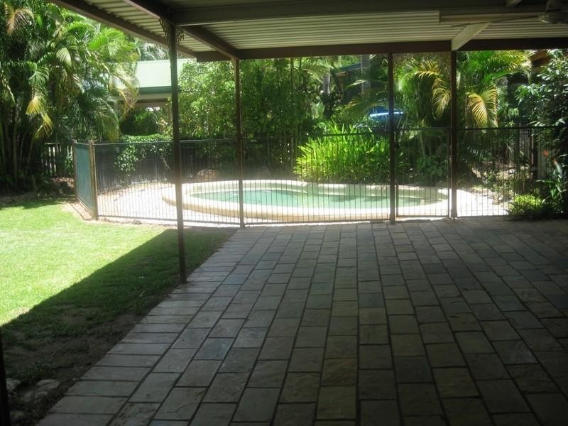 10 Macadamia, Redlynch QLD 4870