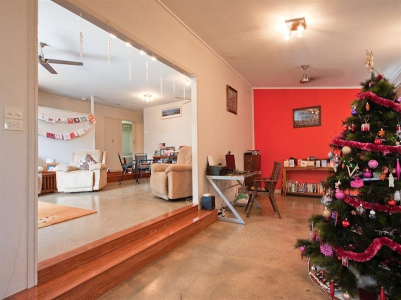 20 Duignan Street, Whitfield QLD 4870