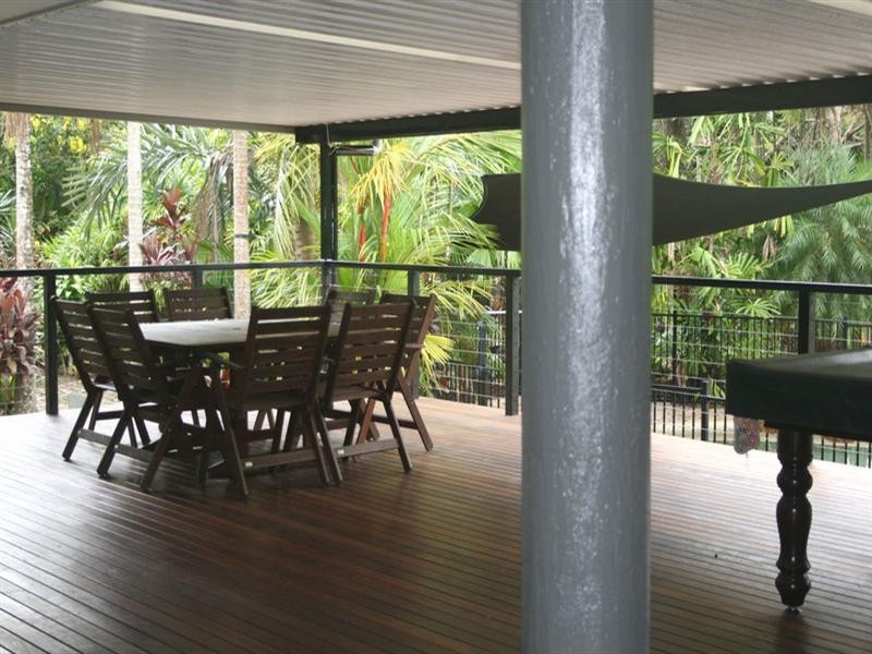 10 Chirio Drive, Redlynch QLD 4870