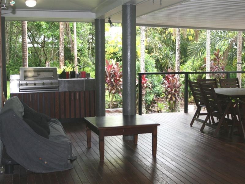 10 Chirio Drive, Redlynch QLD 4870