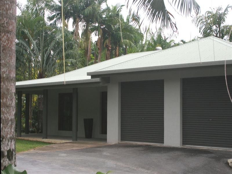 10 Chirio Drive, Redlynch QLD 4870