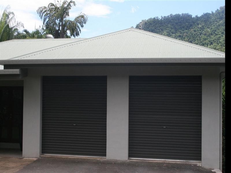 10 Chirio Drive, Redlynch QLD 4870