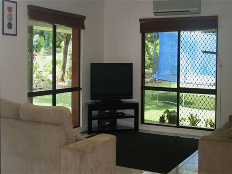 10 Chirio Drive, Redlynch QLD 4870