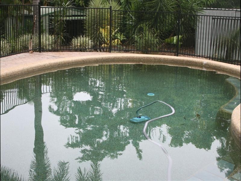 10 Chirio Drive, Redlynch QLD 4870