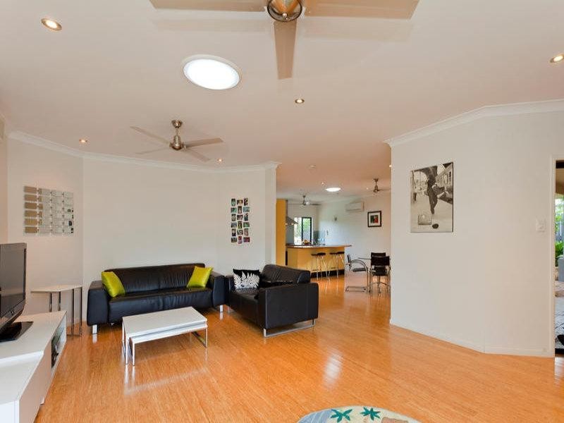 2 Warana Close, Kewarra Beach QLD 4879