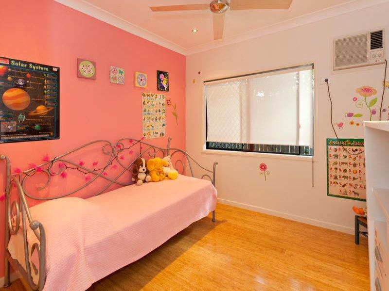 2 Warana Close, Kewarra Beach QLD 4879