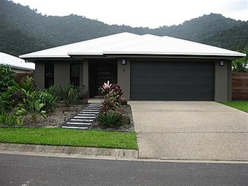 7 Scaglioni Street, Redlynch QLD 4870