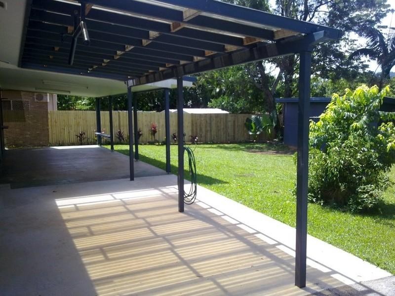 16 Lomatia Street, Redlynch QLD 4870