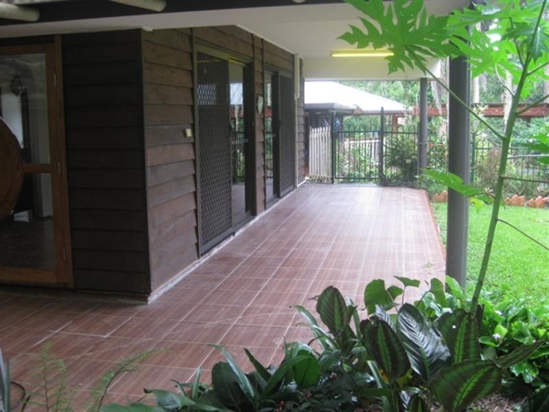 22-24 Pelizzari Close, Redlynch QLD 4870