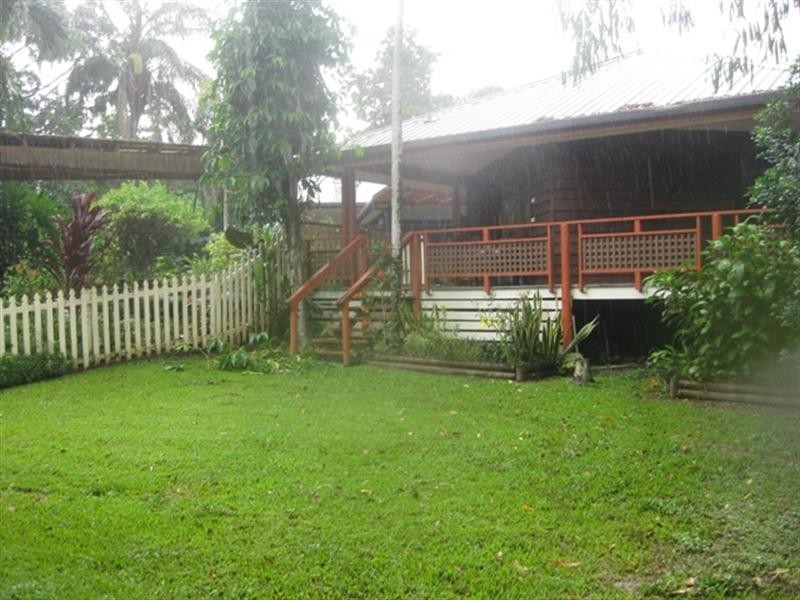 22-24 Pelizzari Close, Redlynch QLD 4870