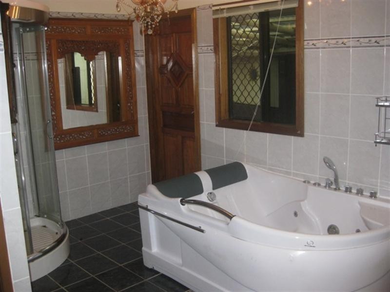 22-24 Pelizzari Close, Redlynch QLD 4870