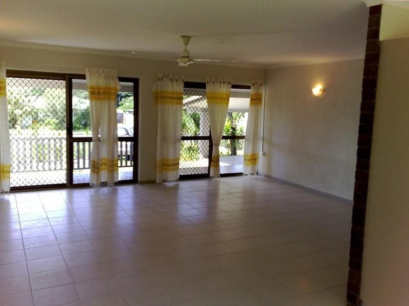 2 Pomona Street, Mooroobool QLD 4870