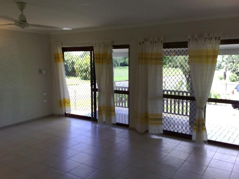 2 Pomona Street, Mooroobool QLD 4870