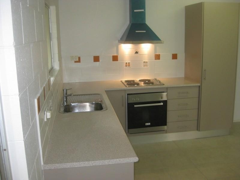 1/87 Mann Street, Westcourt QLD 4870