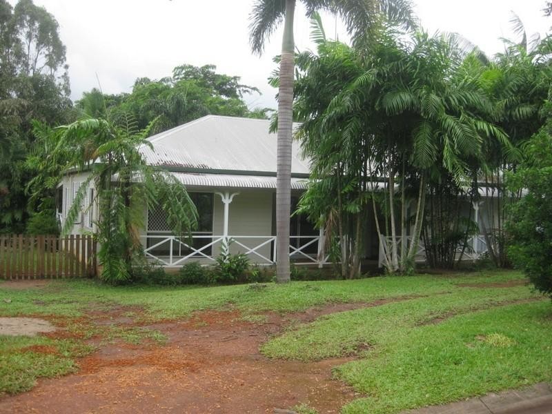 42 Cowley Street, Kamerunga QLD 4870