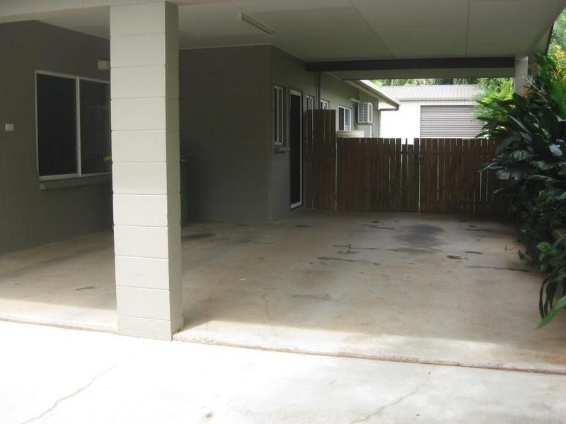 16 Satinash Close, Redlynch QLD 4870