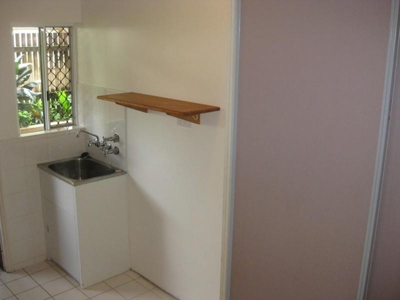 16 Satinash Close, Redlynch QLD 4870