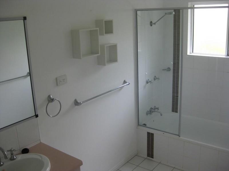 16 Satinash Close, Redlynch QLD 4870