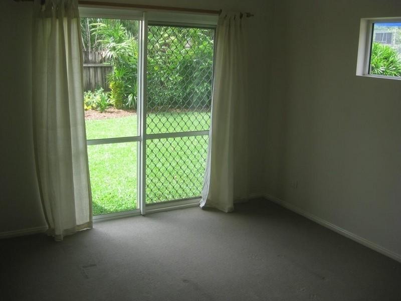 16 Satinash Close, Redlynch QLD 4870