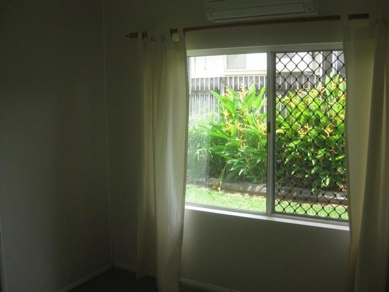 16 Satinash Close, Redlynch QLD 4870