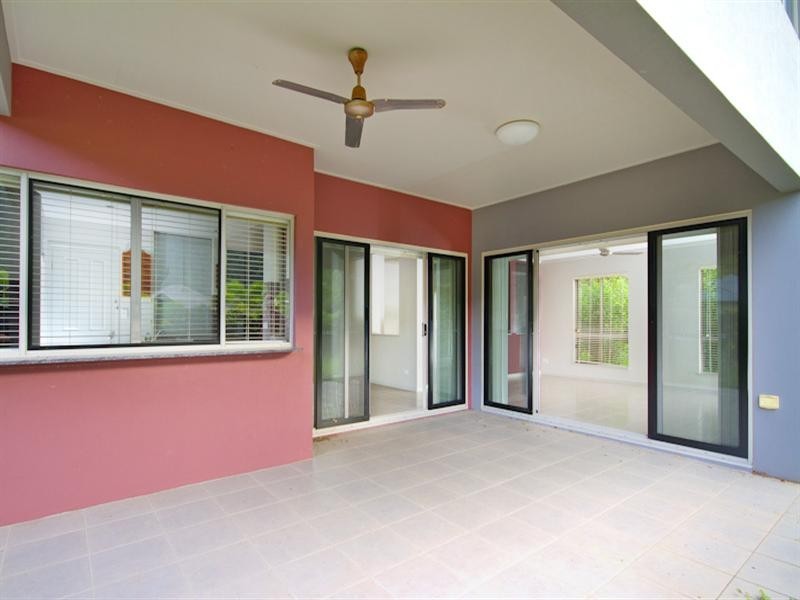16 Willie Ming Close, Redlynch QLD 4870
