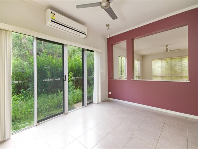 16 Willie Ming Close, Redlynch QLD 4870