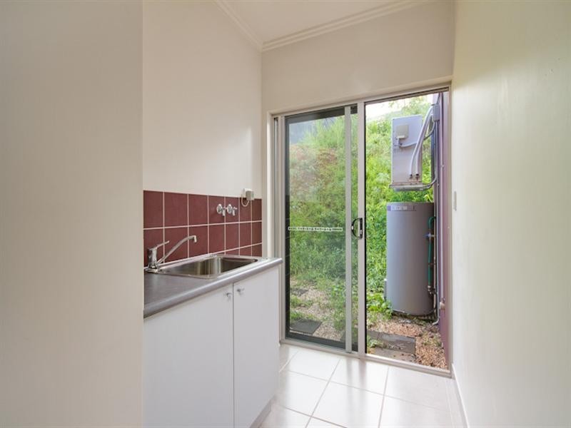16 Willie Ming Close, Redlynch QLD 4870