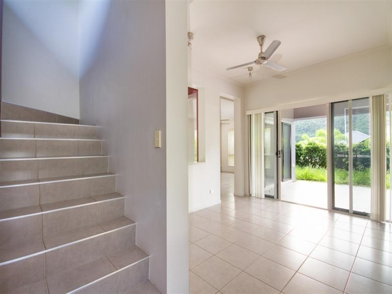 16 Willie Ming Close, Redlynch QLD 4870