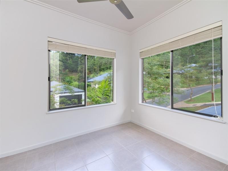 16 Willie Ming Close, Redlynch QLD 4870