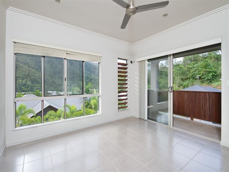 16 Willie Ming Close, Redlynch QLD 4870