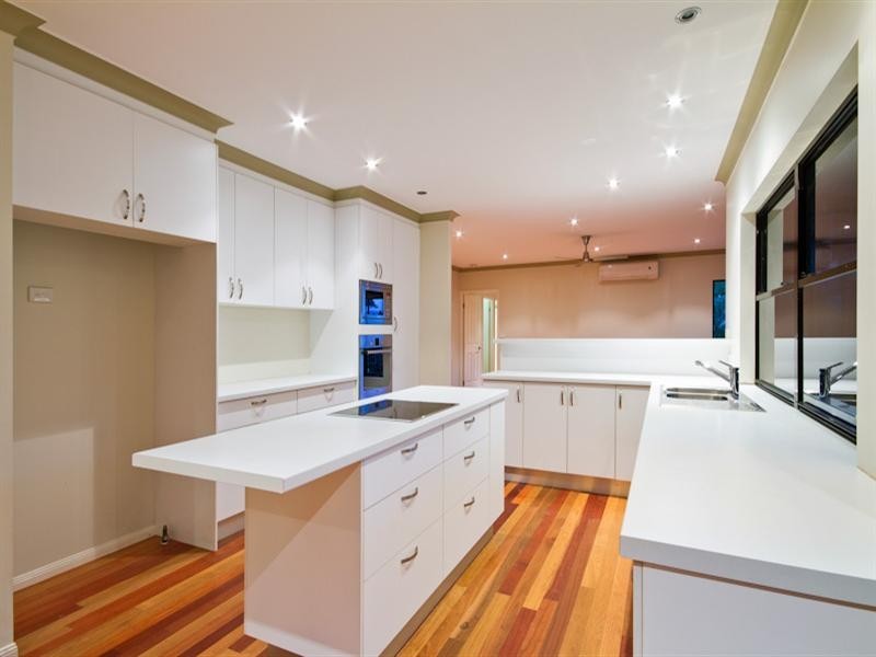 40-42 Cascades Drive, Redlynch QLD 4870