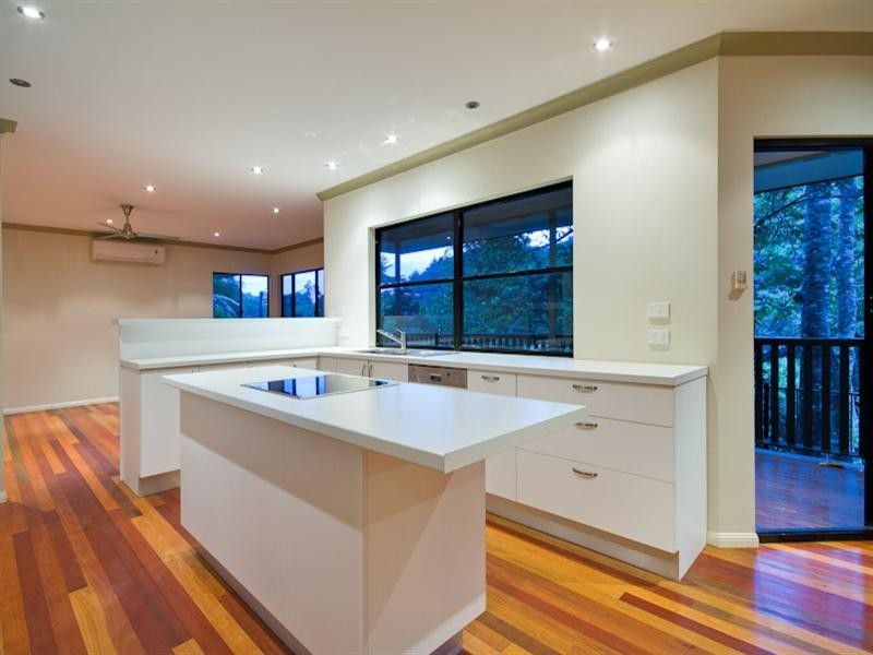 40-42 Cascades Drive, Redlynch QLD 4870