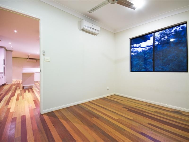 40-42 Cascades Drive, Redlynch QLD 4870