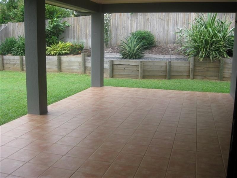 11 Abbington Street, Redlynch QLD 4870