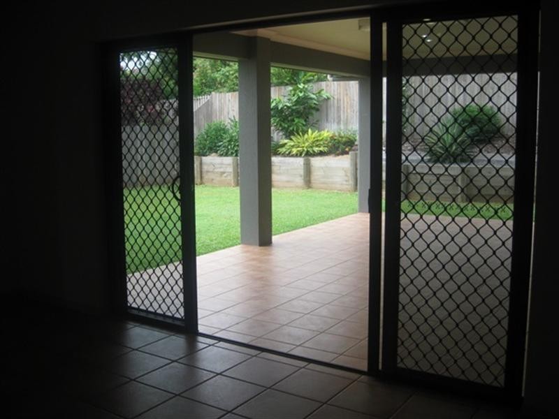 11 Abbington Street, Redlynch QLD 4870