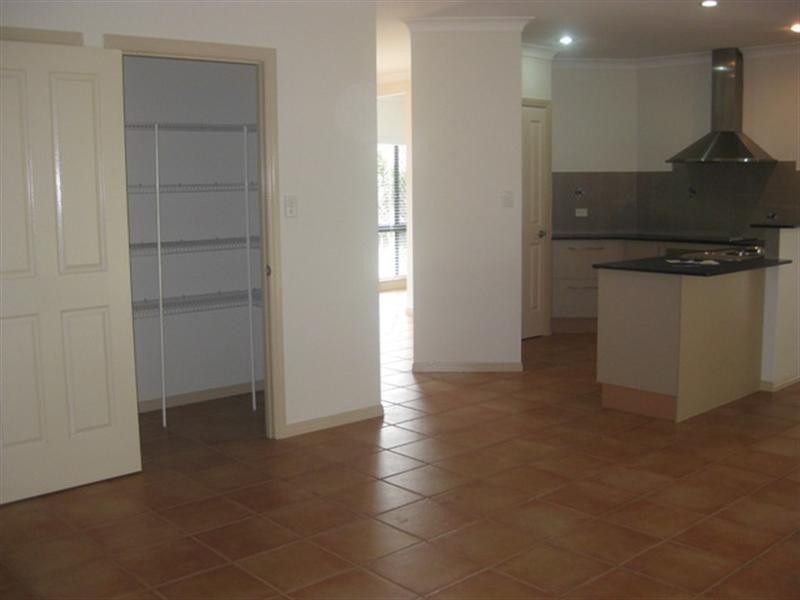 11 Abbington Street, Redlynch QLD 4870