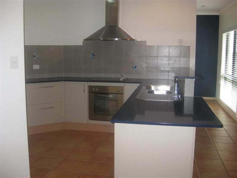 11 Abbington Street, Redlynch QLD 4870