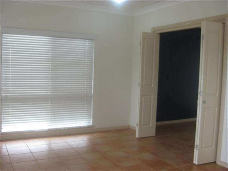 11 Abbington Street, Redlynch QLD 4870