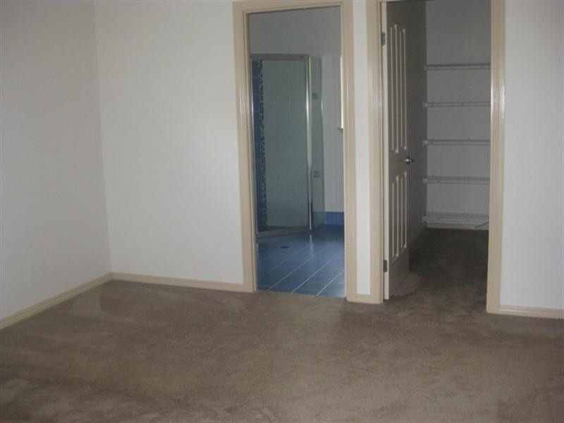 11 Abbington Street, Redlynch QLD 4870