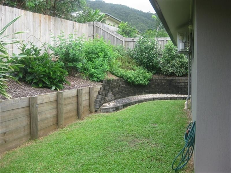 11 Abbington Street, Redlynch QLD 4870