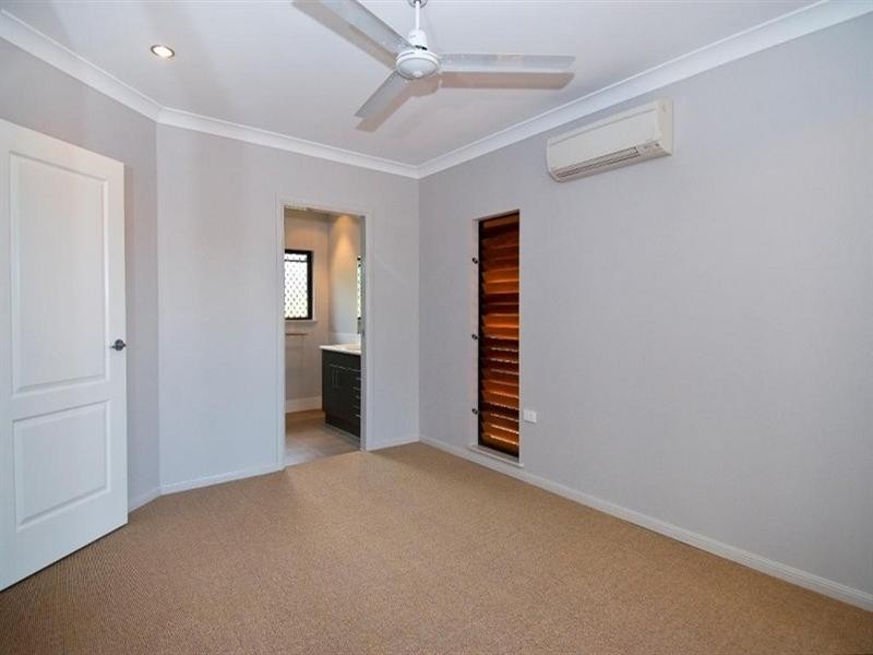 7 Raffles Avenue, Redlynch QLD 4870