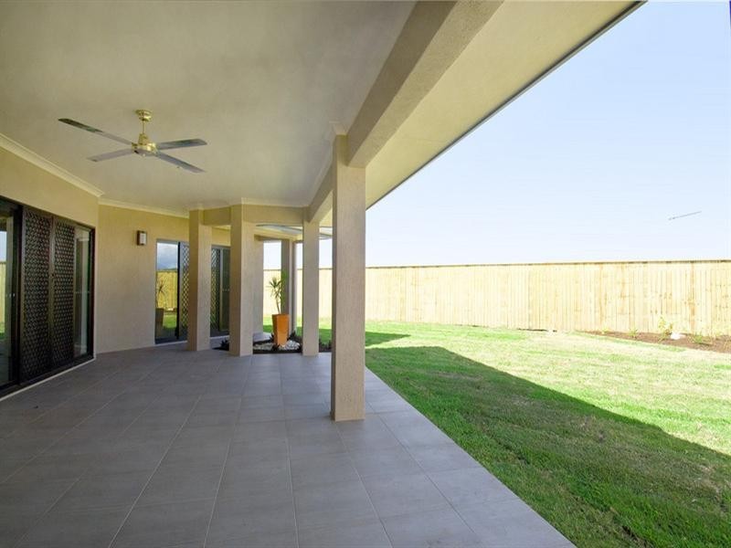 7 Raffles Avenue, Redlynch QLD 4870