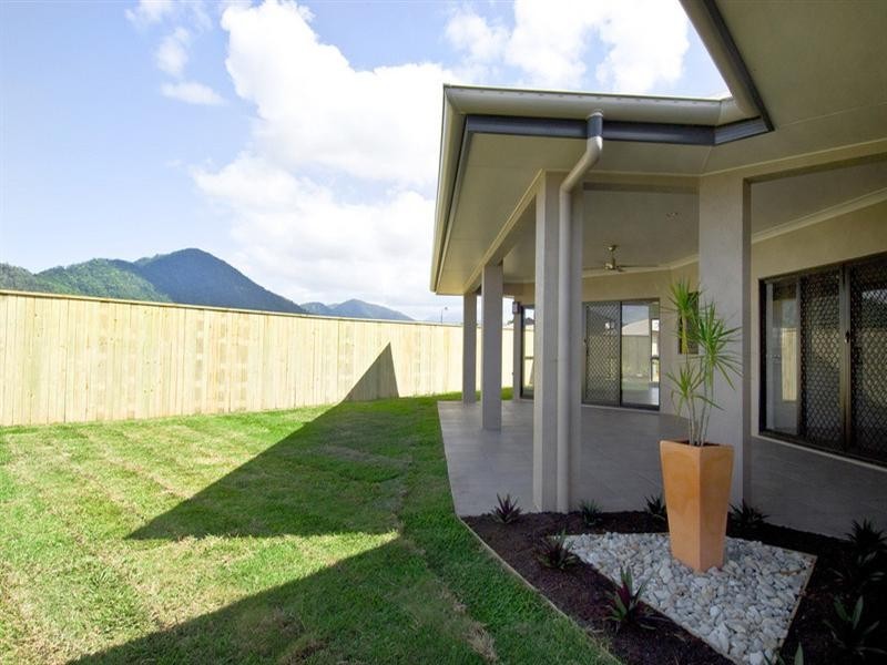 7 Raffles Avenue, Redlynch QLD 4870