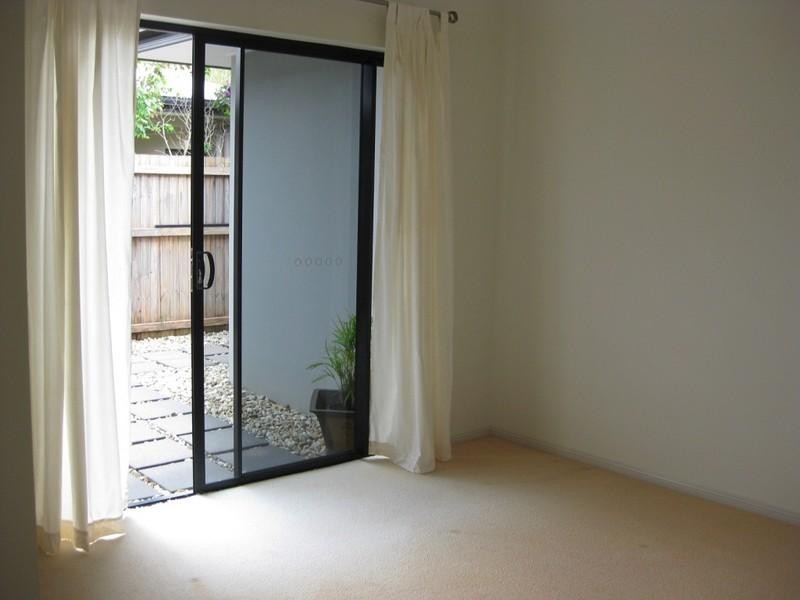 61 William Hickey Street, Redlynch QLD 4870