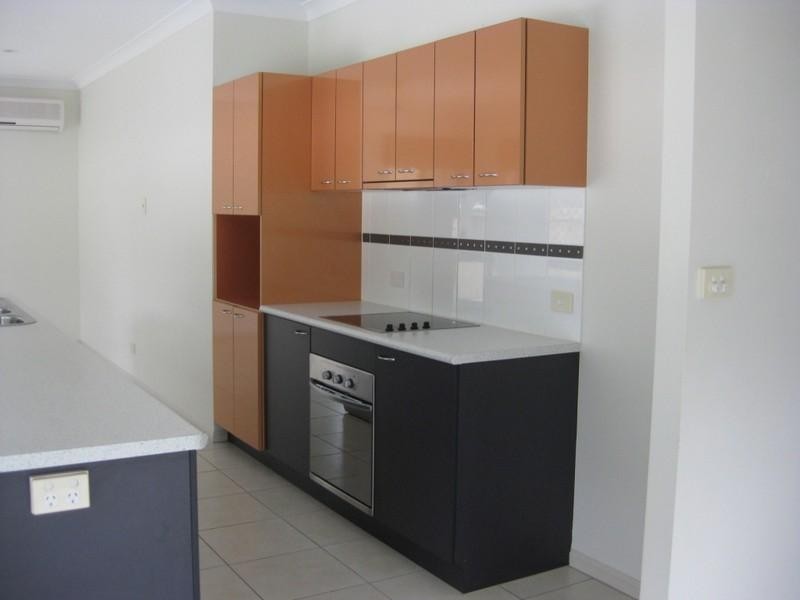 61 William Hickey Street, Redlynch QLD 4870