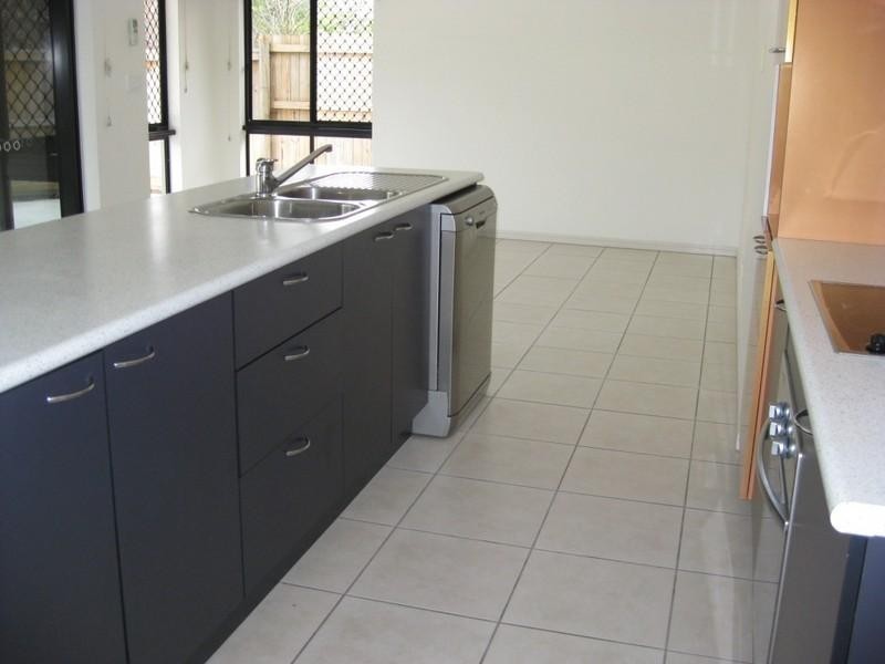 61 William Hickey Street, Redlynch QLD 4870