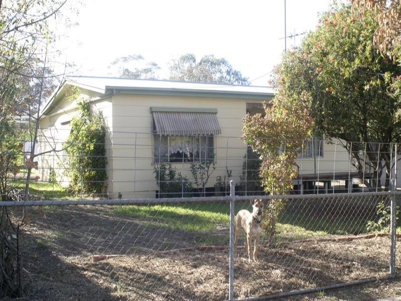 28 Beaconsfield Parade, Glenrowan VIC 3675