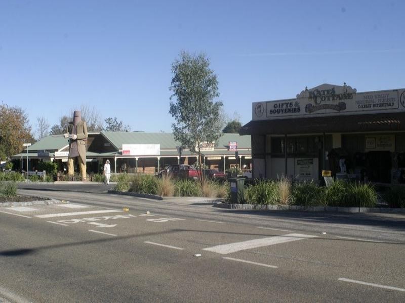 28 Beaconsfield Parade, Glenrowan VIC 3675