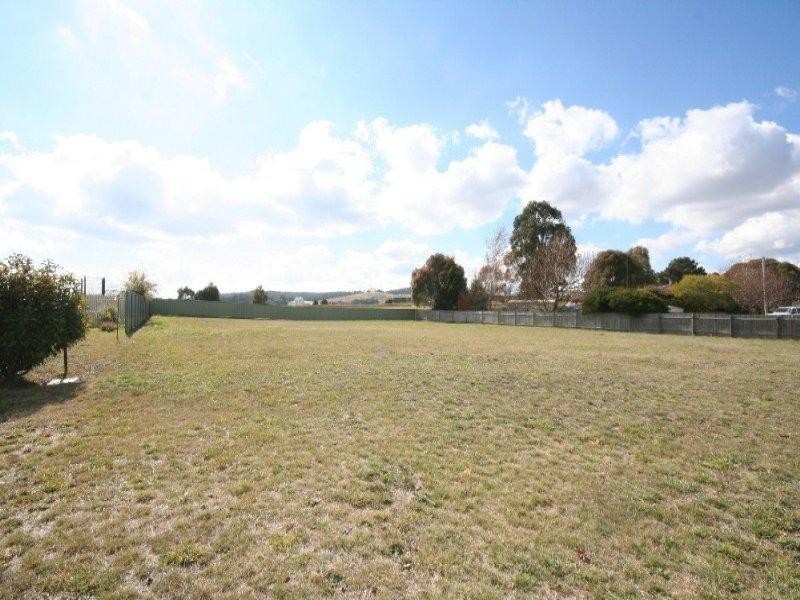 8 Brennan Crescent, Oberon NSW 2787