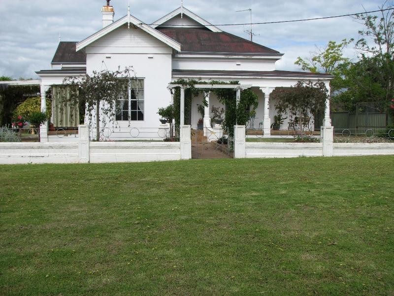 2 East Street, Gooloogong NSW 2805